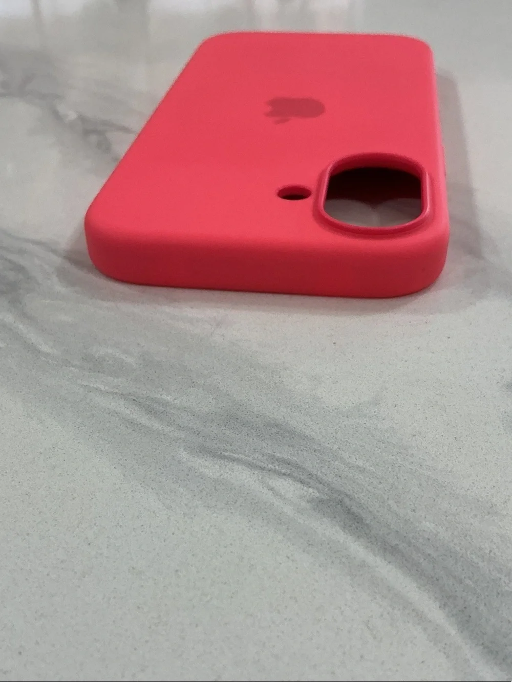 Apple Silicone iPhone 17 Mag Safe Case in Pink